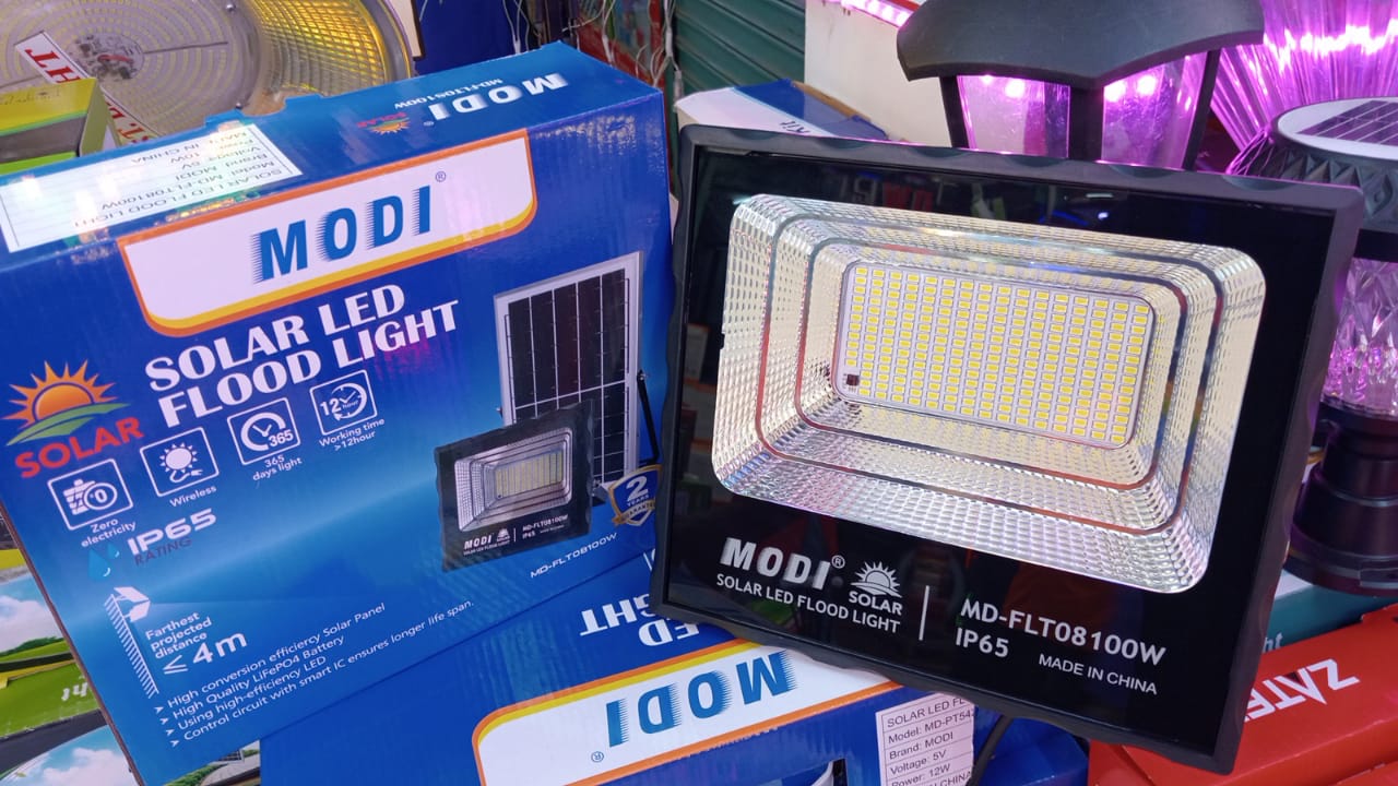 100w solar flood light
